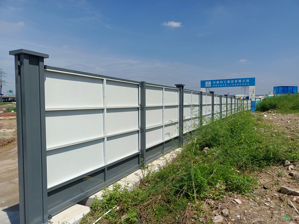深圳坂田街道工程現場安裝旭東鋼圍擋