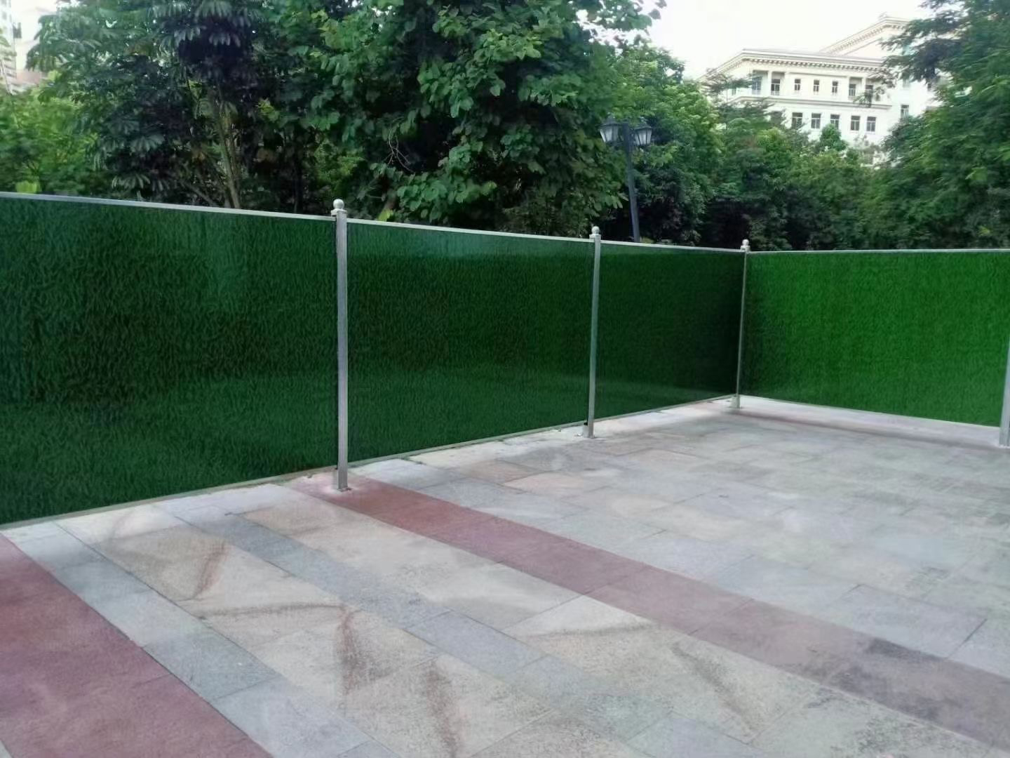 不要再當(dāng)冤大頭了，買小草綠圍擋找旭東